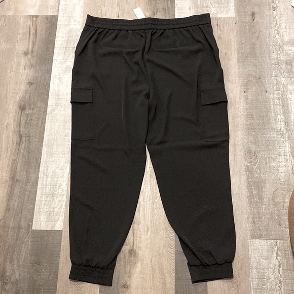 Black joggers with tie and elastic on waistband and ankles. - Picture 3 of 5